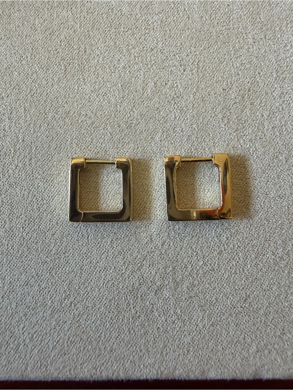 Mejuri Block Small Hoops - Picture 2 of 5